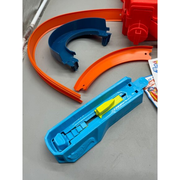 Hot Wheels Track Builder Unlimited Fuel Stunt Box Track Builder Set 6-12 Years - Picture 6 of 10